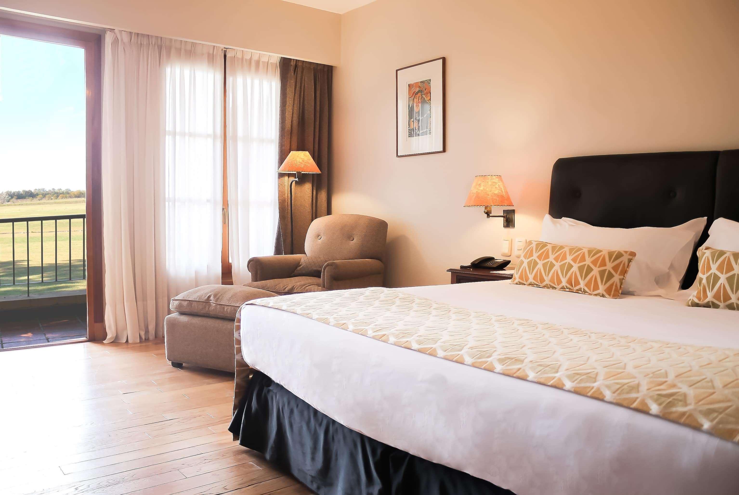 Отель Wyndham Garden Lujan Экстерьер фото