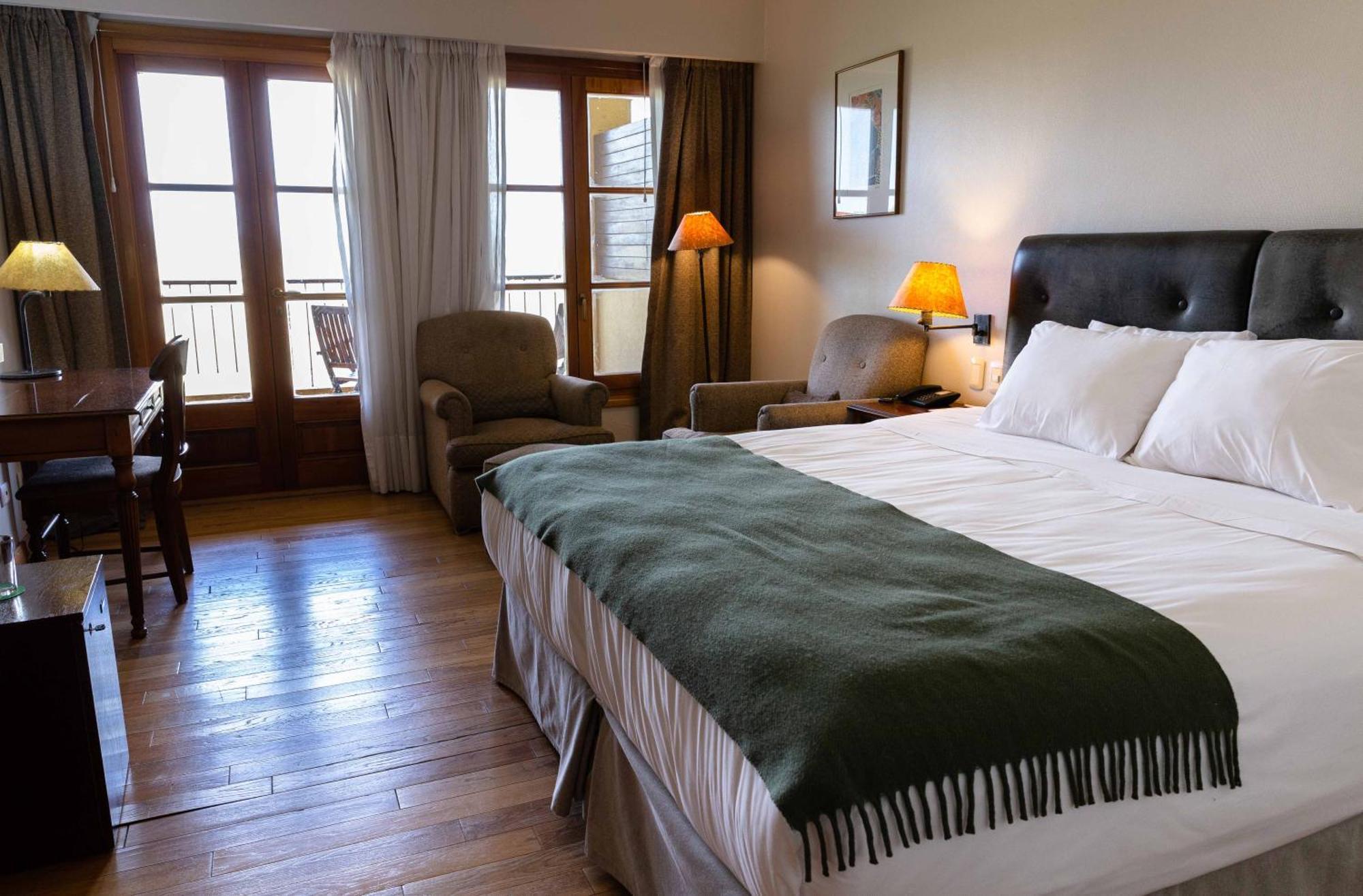 Отель Wyndham Garden Lujan Экстерьер фото