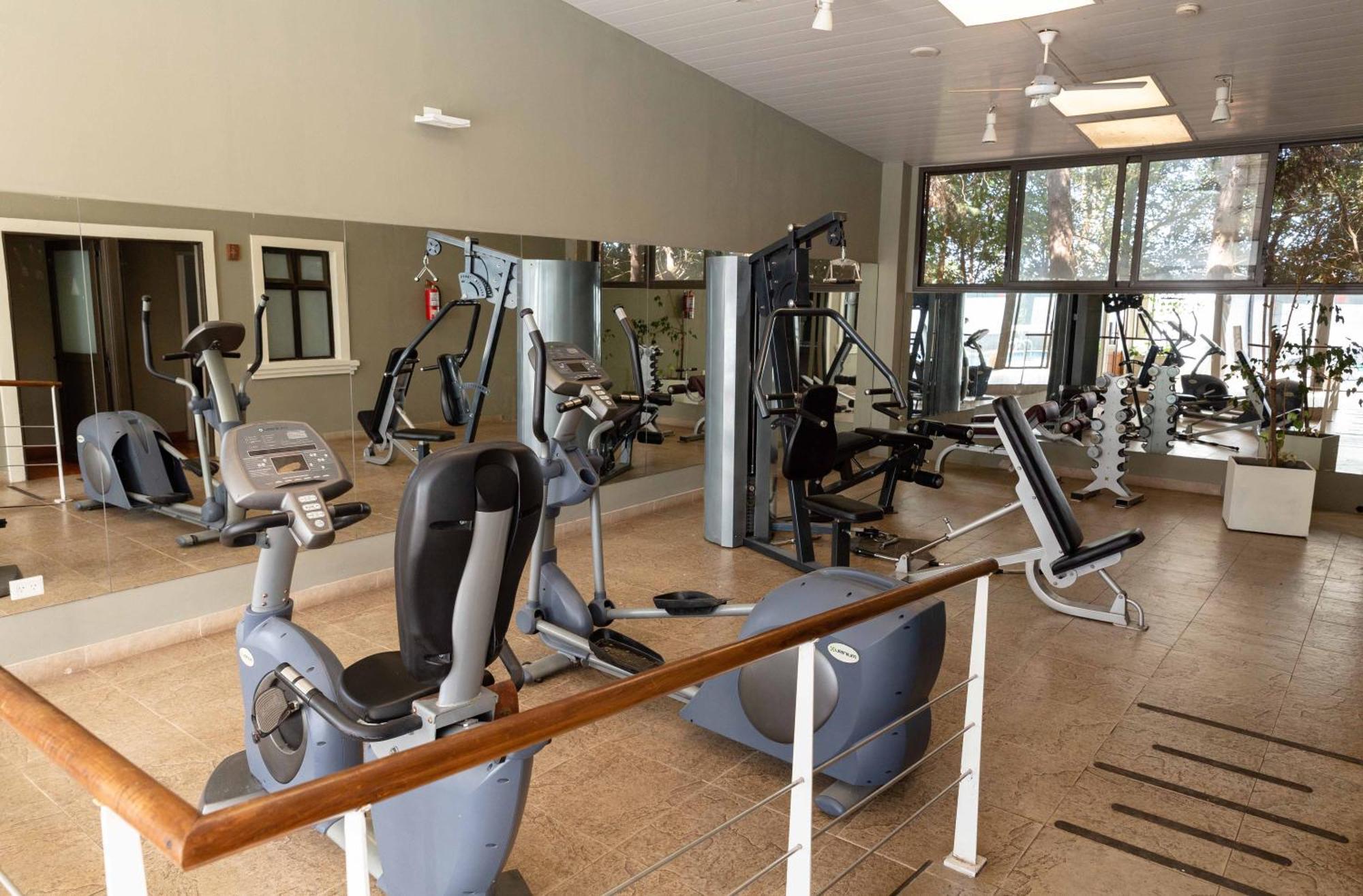 Отель Wyndham Garden Lujan Экстерьер фото