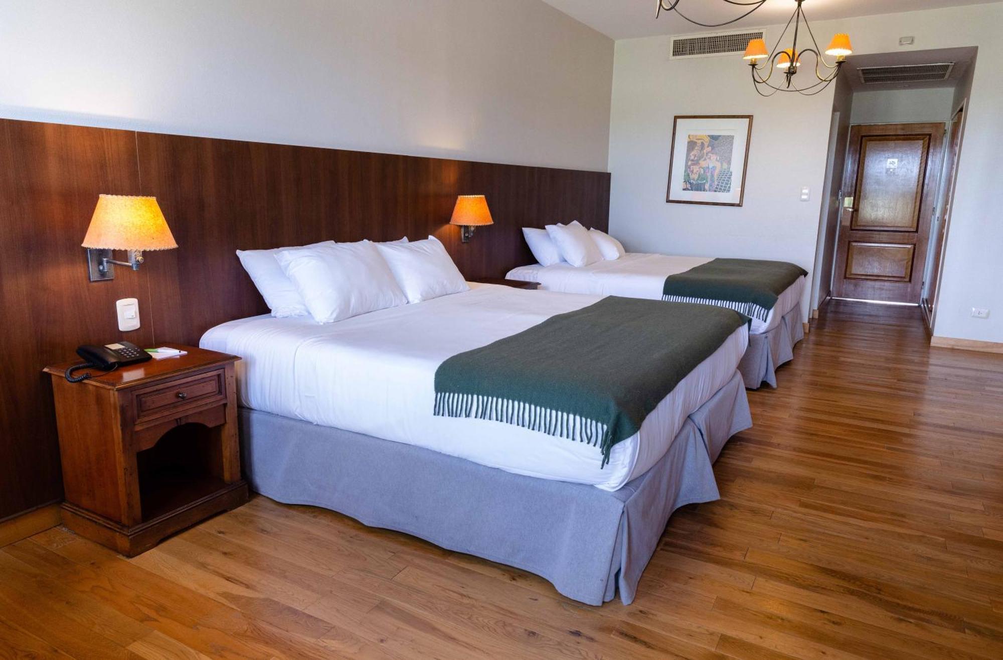 Отель Wyndham Garden Lujan Экстерьер фото